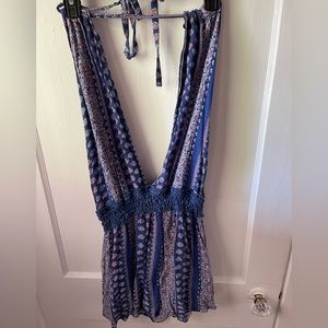 Etiquette blue floral, size Medium, Romper; gently worn